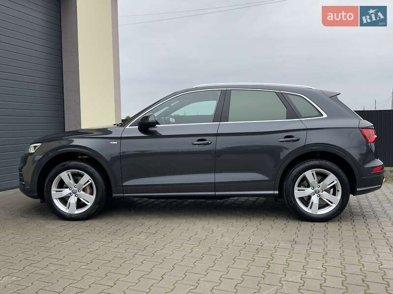 Внедорожник / Кроссовер Audi Q5 2017 в Стрые