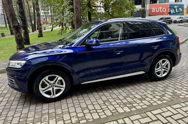 Позашляховик / Кросовер Audi Q5 2018 в 