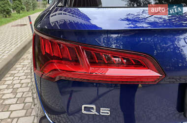 Позашляховик / Кросовер Audi Q5 2018 в 
