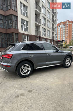 Внедорожник / Кроссовер Audi Q5 2017 в Сумах