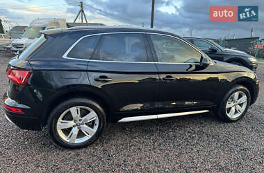 Внедорожник / Кроссовер Audi Q5 2018 в 