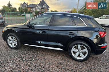Внедорожник / Кроссовер Audi Q5 2018 в 