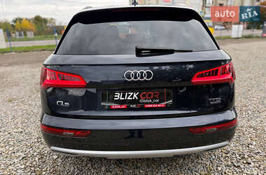 Позашляховик / Кросовер Audi Q5 2018 в 