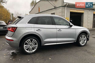 Внедорожник / Кроссовер Audi Q5 2018 в 