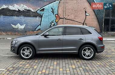 Внедорожник / Кроссовер Audi Q5 2016 в 