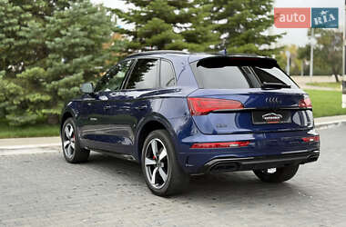 Позашляховик / Кросовер Audi Q5 2022 в 