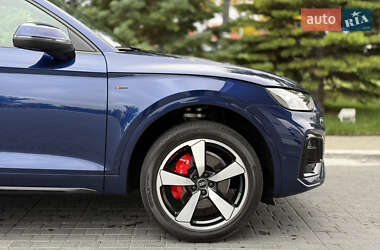 Позашляховик / Кросовер Audi Q5 2022 в 