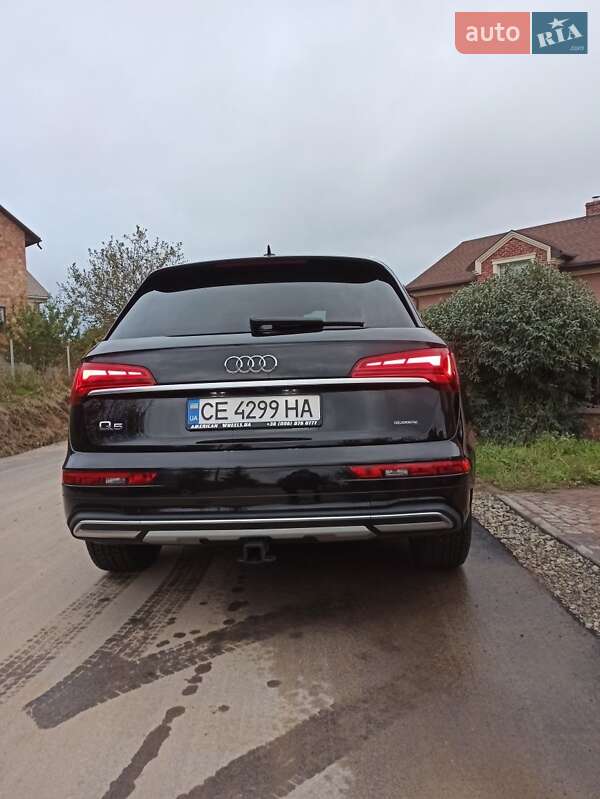 Позашляховик / Кросовер Audi Q5 2021 в 
