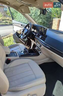 Позашляховик / Кросовер Audi Q5 2021 в 