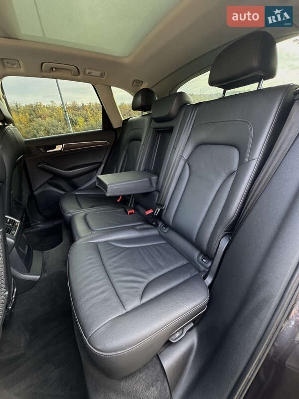 Позашляховик / Кросовер Audi Q5 2014 в Дніпрі