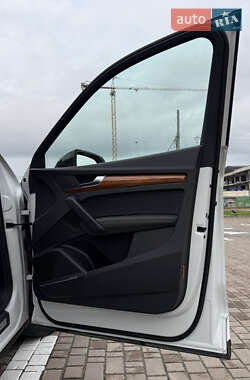 Позашляховик / Кросовер Audi Q5 2023 в 