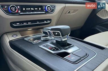 Внедорожник / Кроссовер Audi Q5 2019 в 