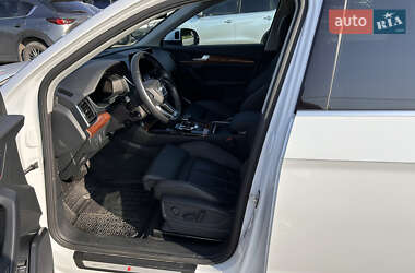 Внедорожник / Кроссовер Audi Q5 2022 в 