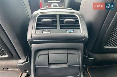 Позашляховик / Кросовер Audi Q5 2015 в 