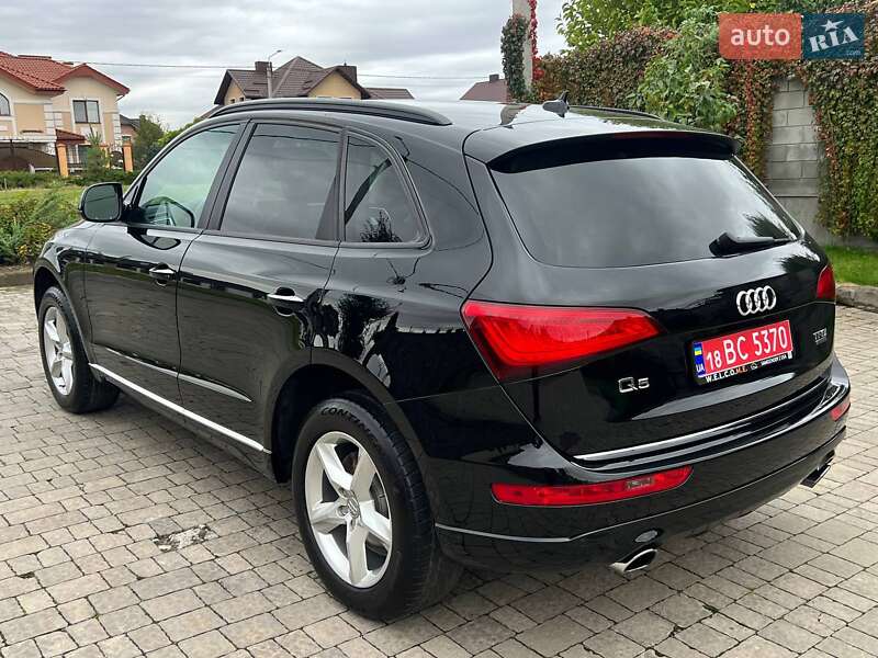 Позашляховик / Кросовер Audi Q5 2015 в Рівному