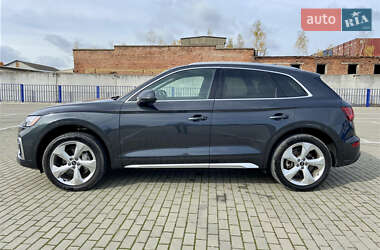 Позашляховик / Кросовер Audi Q5 2021 в 