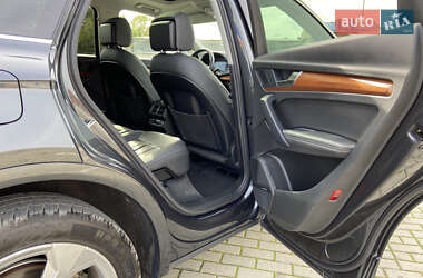 Позашляховик / Кросовер Audi Q5 2021 в 