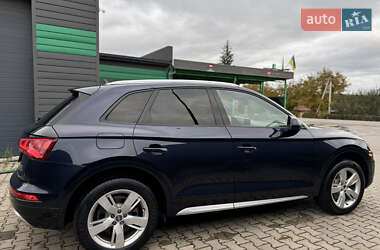 Внедорожник / Кроссовер Audi Q5 2017 в 