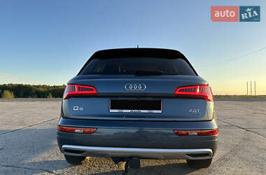 Внедорожник / Кроссовер Audi Q5 2018 в 