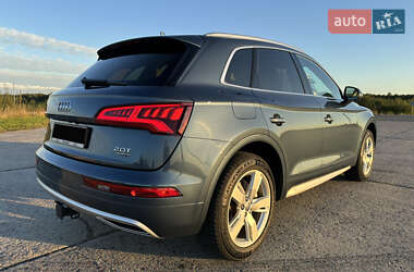 Внедорожник / Кроссовер Audi Q5 2018 в 