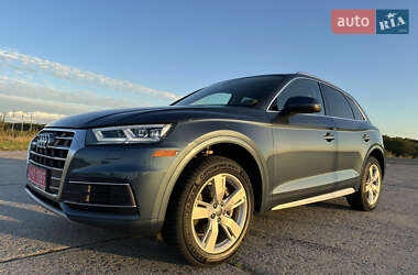 Внедорожник / Кроссовер Audi Q5 2018 в 