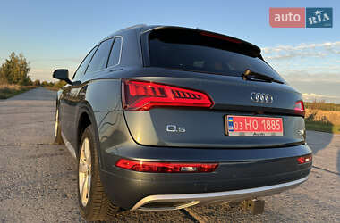 Внедорожник / Кроссовер Audi Q5 2018 в 