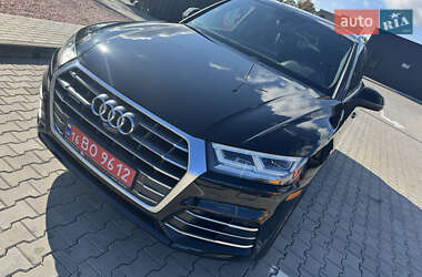 Внедорожник / Кроссовер Audi Q5 2017 в 