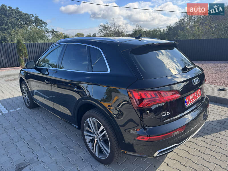Позашляховик / Кросовер Audi Q5 2017 в Одесі