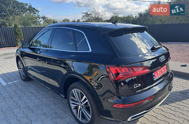 Внедорожник / Кроссовер Audi Q5 2017 в 