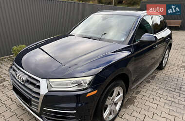 Внедорожник / Кроссовер Audi Q5 2017 в 
