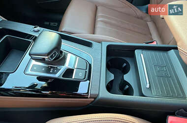 Внедорожник / Кроссовер Audi Q5 2020 в 