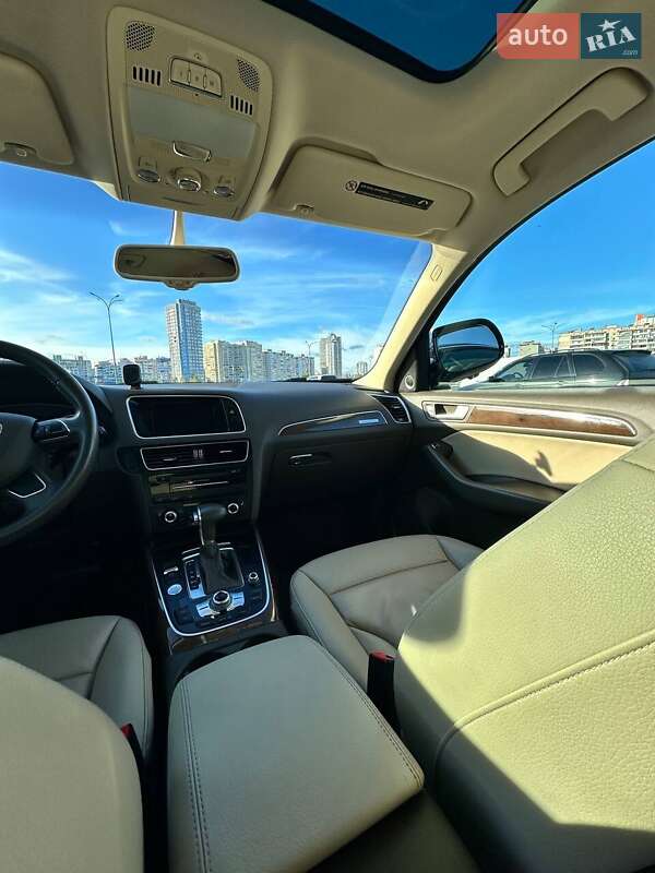 Позашляховик / Кросовер Audi Q5 2016 в Києві