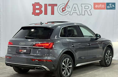 Внедорожник / Кроссовер Audi Q5 2022 в 