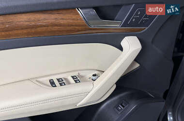 Внедорожник / Кроссовер Audi Q5 2022 в 
