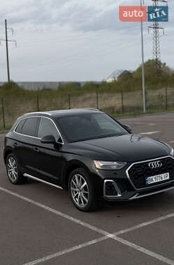 Внедорожник / Кроссовер Audi Q5 2020 в 