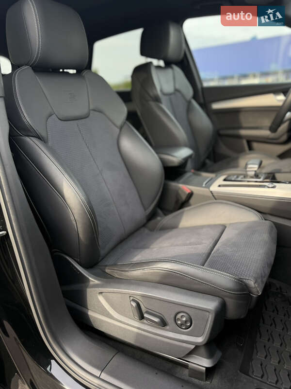 Позашляховик / Кросовер Audi Q5 2020 в Рівному