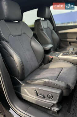 Внедорожник / Кроссовер Audi Q5 2020 в 