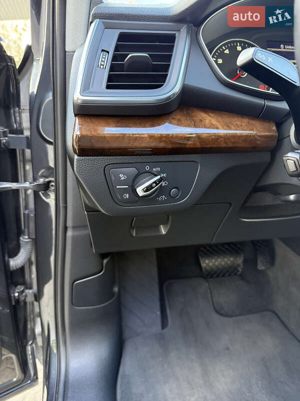 Внедорожник / Кроссовер Audi Q5 2018 в Ровно