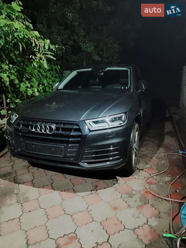 Внедорожник / Кроссовер Audi Q5 2020 в 