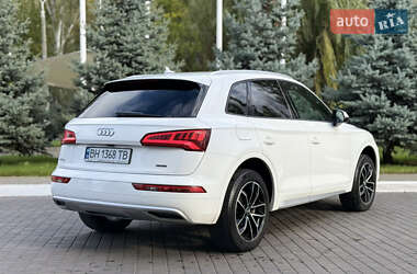 Позашляховик / Кросовер Audi Q5 2017 в 