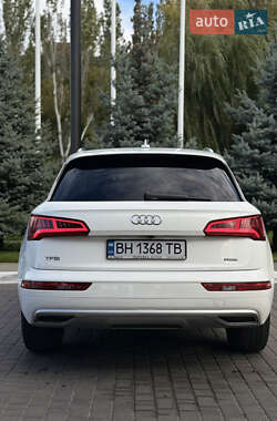 Позашляховик / Кросовер Audi Q5 2017 в 