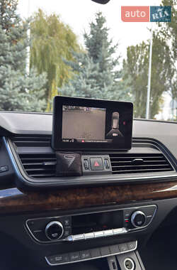 Позашляховик / Кросовер Audi Q5 2017 в 
