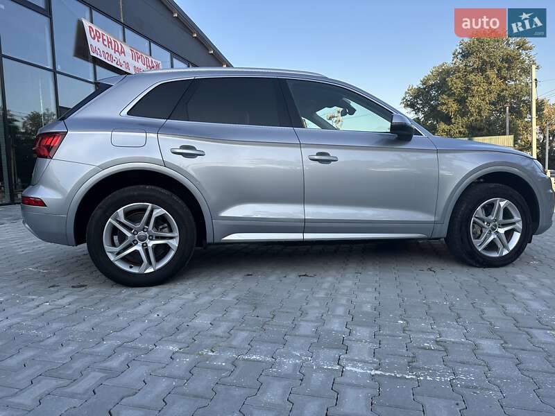 Внедорожник / Кроссовер Audi Q5 2019 в Киеве