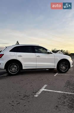 Позашляховик / Кросовер Audi Q5 2016 в 