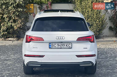 Позашляховик / Кросовер Audi Q5 2020 в 