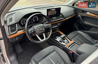 Позашляховик / Кросовер Audi Q5 2021 в 