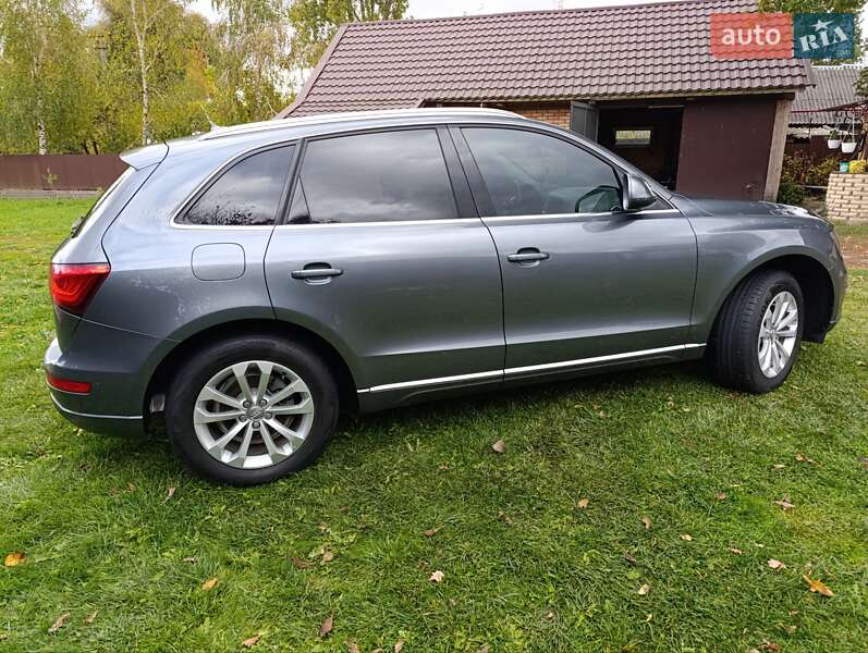 Позашляховик / Кросовер Audi Q5 2012 в Володимирі