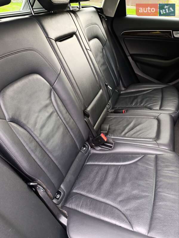 Позашляховик / Кросовер Audi Q5 2012 в Володимирі