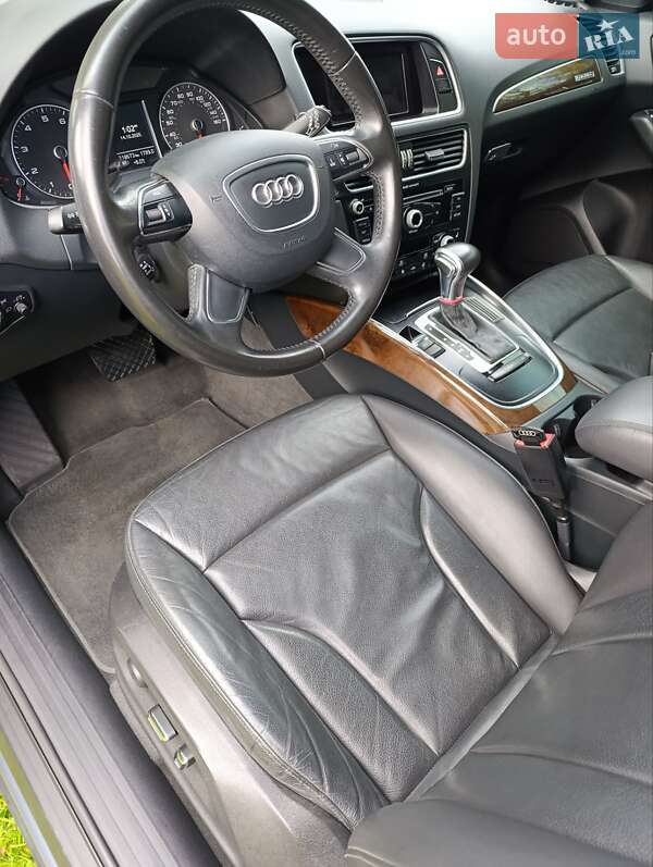 Позашляховик / Кросовер Audi Q5 2012 в Володимирі