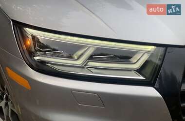 Позашляховик / Кросовер Audi Q5 2018 в 